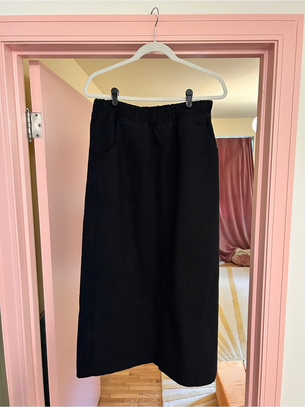 Le Bon Shoppe Long City Skirt L